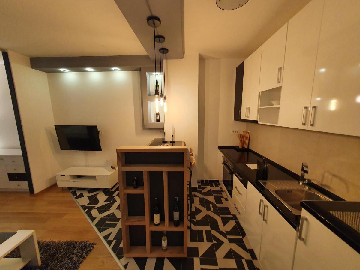 Lux Opera 2 Appartement Banja Luka Buitenkant foto