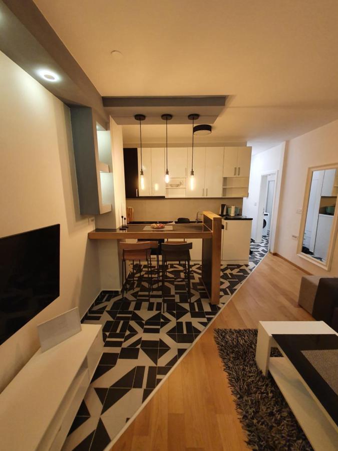 Lux Opera 2 Appartement Banja Luka Buitenkant foto